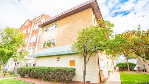 214 S Oak Park Ave #3, Oak Park, IL 60302