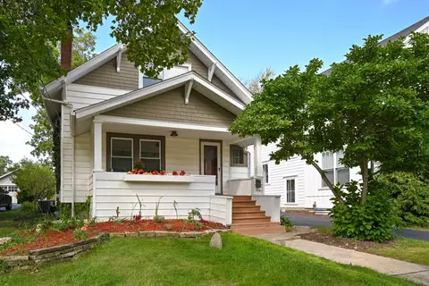 250 Glenwood Ave, Glen Ellyn, IL 60137