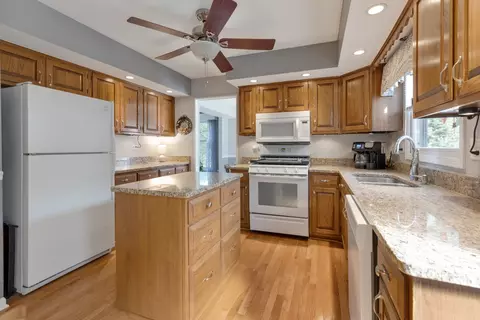 1860 Monday Dr, Elgin, IL 60123 photo 12