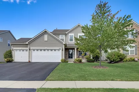 888 Great Falls Dr, Volo, IL 60073