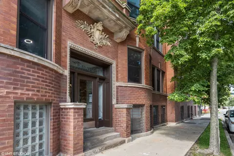 2542 N Sacramento Ave #1, Chicago, IL 60647