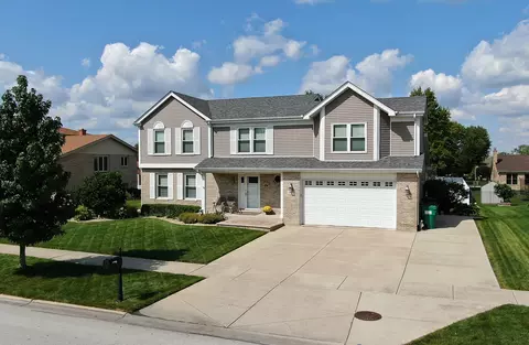7542 Prestwick Dr, Tinley Park, IL 60477