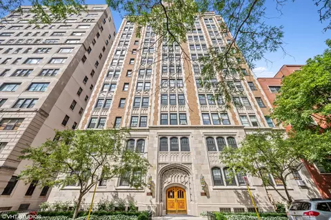 2920 N Commonwealth Ave #10A, Chicago, IL 60657