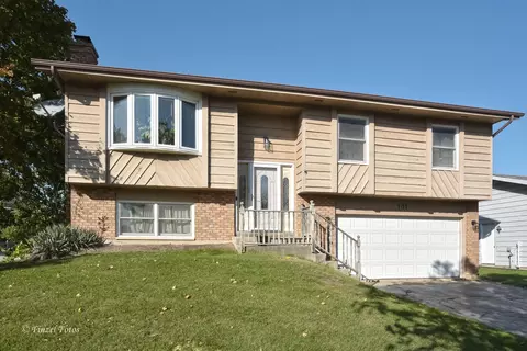 101 Quail Run, Lake In The Hills, IL 60156