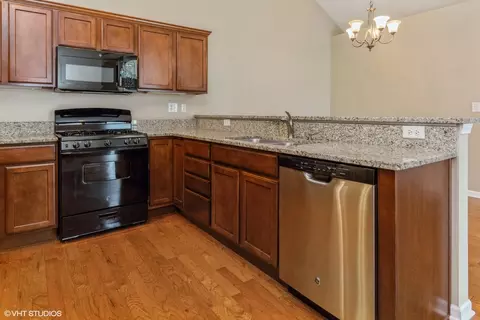 16631 Fox Run Cir, Plainfield, IL 60586 photo 3