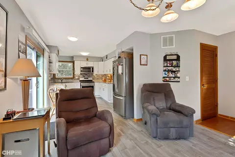 204 Georgetown Dr, Cary, IL 60013 photo 12