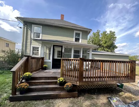 210 E Lundy Ln, Leland, IL 60531