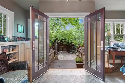 2202 Ewing Ave, Evanston, IL 60201 photo 9