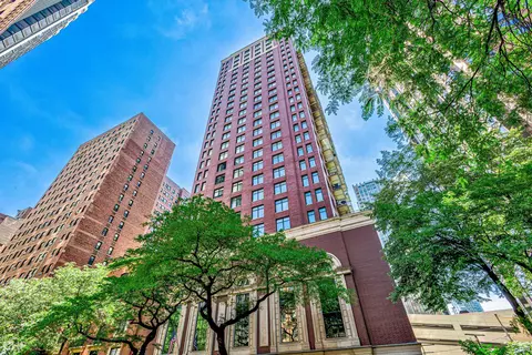1122 N Dearborn St #7E, Chicago, IL 60610