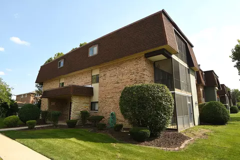 11129 East Rd #D, Palos Hills, IL 60465