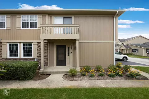 326 Plumwood Ln #326, Vernon Hills, IL 60061
