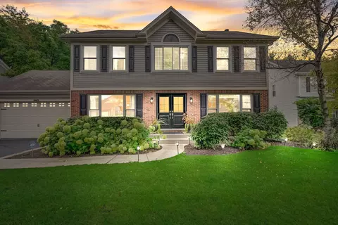 660 Brookstone Rd, Grayslake, IL 60030