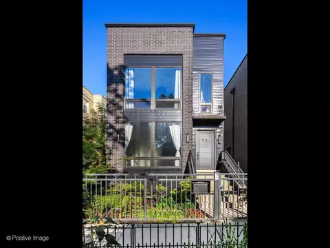 2639 N Washtenaw Ave, Chicago, IL 60647