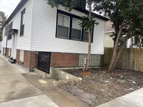 1835 W Marquette Rd, Chicago, IL 60636