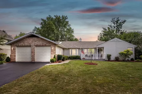 2470 Benton St, Palatine, IL 60067