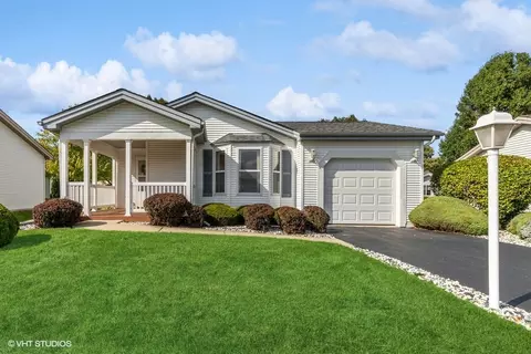 2806 Polo Ct, Grayslake, IL 60030