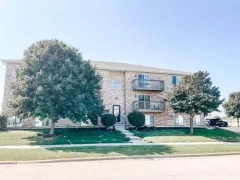 575 N Strack St #303, Cortland, IL 60112