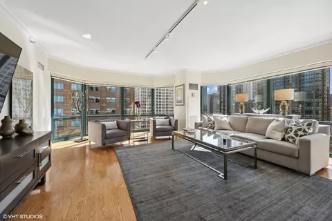 100 E Huron St #1206, Chicago, IL 60611 photo 3