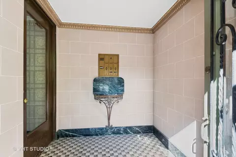 330 Barton Ave, Evanston, IL 60202 photo 3