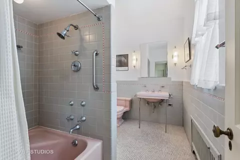 330 Barton Ave, Evanston, IL 60202 photo 14