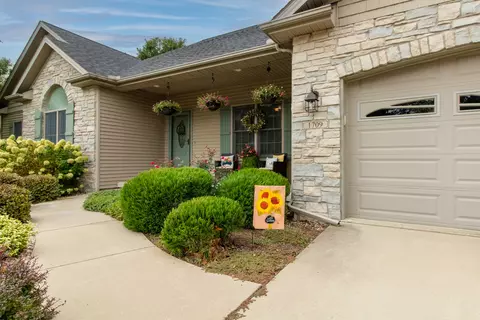1709 Longden Ave, Bloomington, IL 61701 photo 3