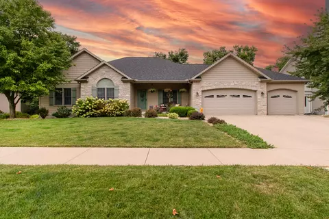 1709 Longden Ave, Bloomington, IL 61701