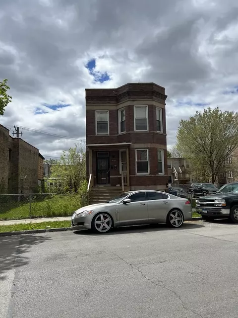 4049 W 5th Ave, Chicago, IL 60624