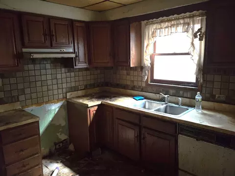 Undisclosed, Chicago, IL 60629 photo 11