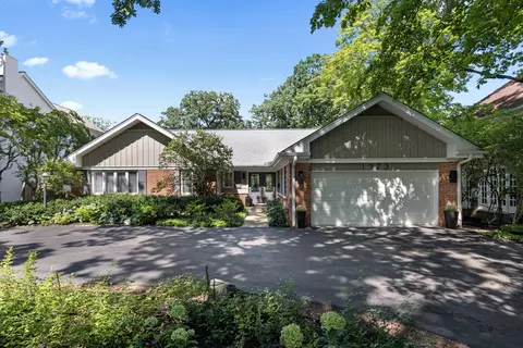 1373 Lincoln Ave S, Highland Park, IL 60035
