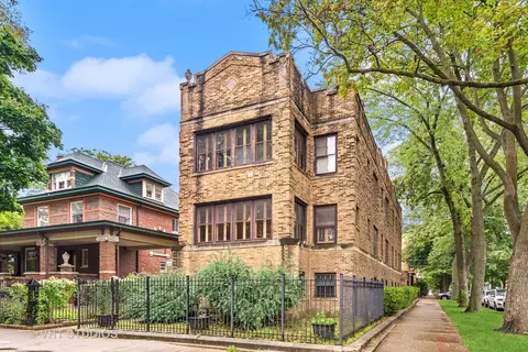 3077 W Palmer Blvd, Chicago, IL 60647