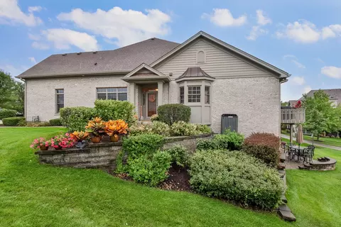 3709 Ridge Pointe Dr, Geneva, IL 60134