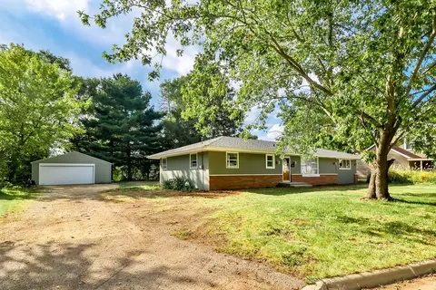 7602 Borodell St, Machesney Park, IL 61115