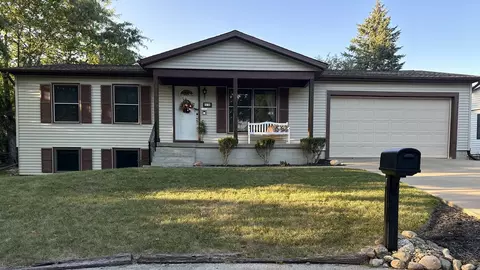 12 Ivey Ct, Bloomington, IL 61701