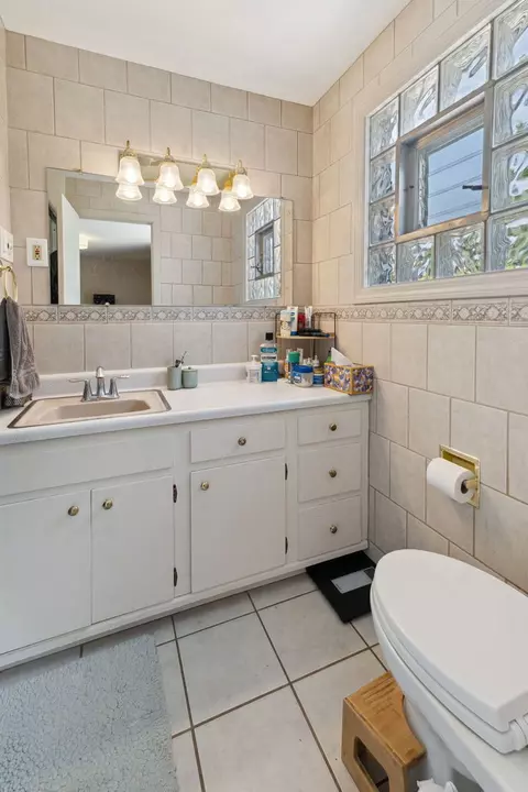 Bath - 415 N Oak St, Itasca, IL 60143 photo 1 of 1