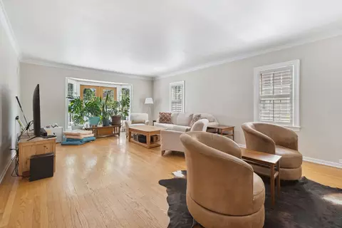 Living - 415 N Oak St, Itasca, IL 60143 photo 1 of 3