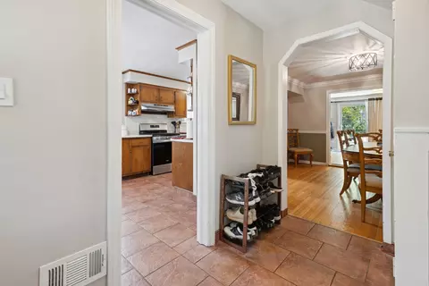 Entry Way - 415 N Oak St, Itasca, IL 60143 photo 1 of 1