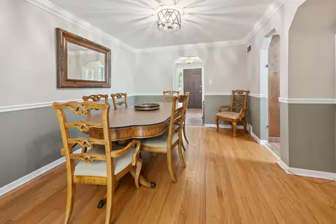 Dining - 415 N Oak St, Itasca, IL 60143 photo 2 of 2