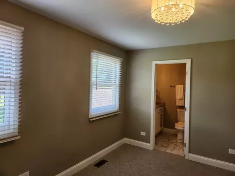 555 Philip Dr, Bartlett, IL 60103 photo 17