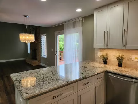 555 Philip Dr, Bartlett, IL 60103 photo 10