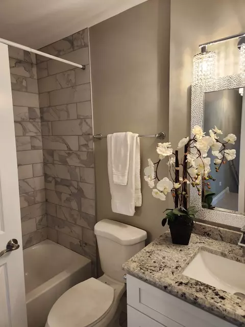 555 Philip Dr, Bartlett, IL 60103 photo 21
