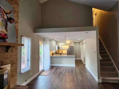 555 Philip Dr, Bartlett, IL 60103 photo 5