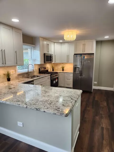 555 Philip Dr, Bartlett, IL 60103 photo 6