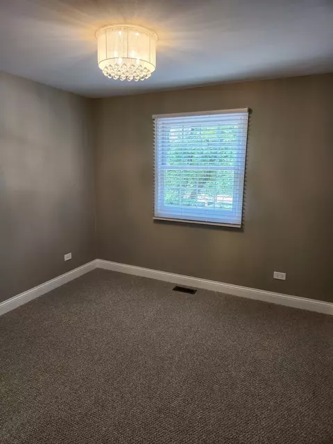 555 Philip Dr, Bartlett, IL 60103 photo 19
