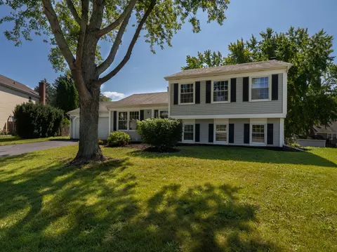 446 Hunters Way, Fox River Grove, IL 60021