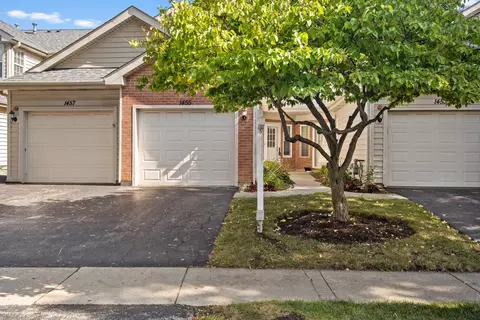 1455 Golfview Dr, Glendale Heights, IL 60139