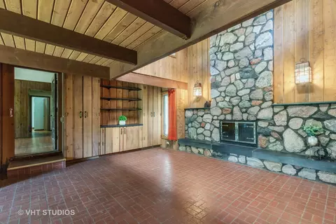 4331 Elm Rd, Gurnee, IL 60031 photo 2