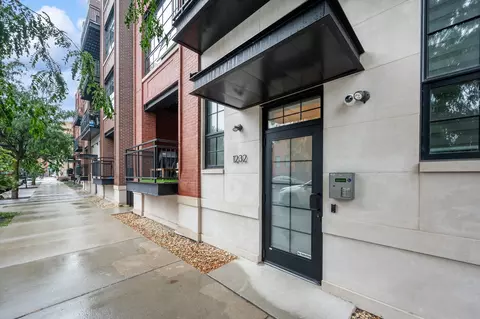 1232 N Bosworth Ave #201, Chicago, IL 60642