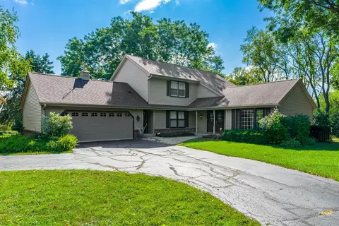 5665 Chippendale Ct, Rockford, IL 61107