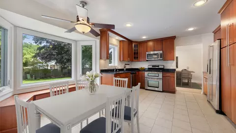 1943 Cromwell Dr, Wheaton, IL 60189 photo 11