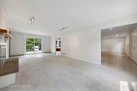 1943 Cromwell Dr, Wheaton, IL 60189 photo 14